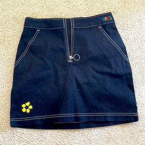 Cute Vans high-waisted skirt.  Black.